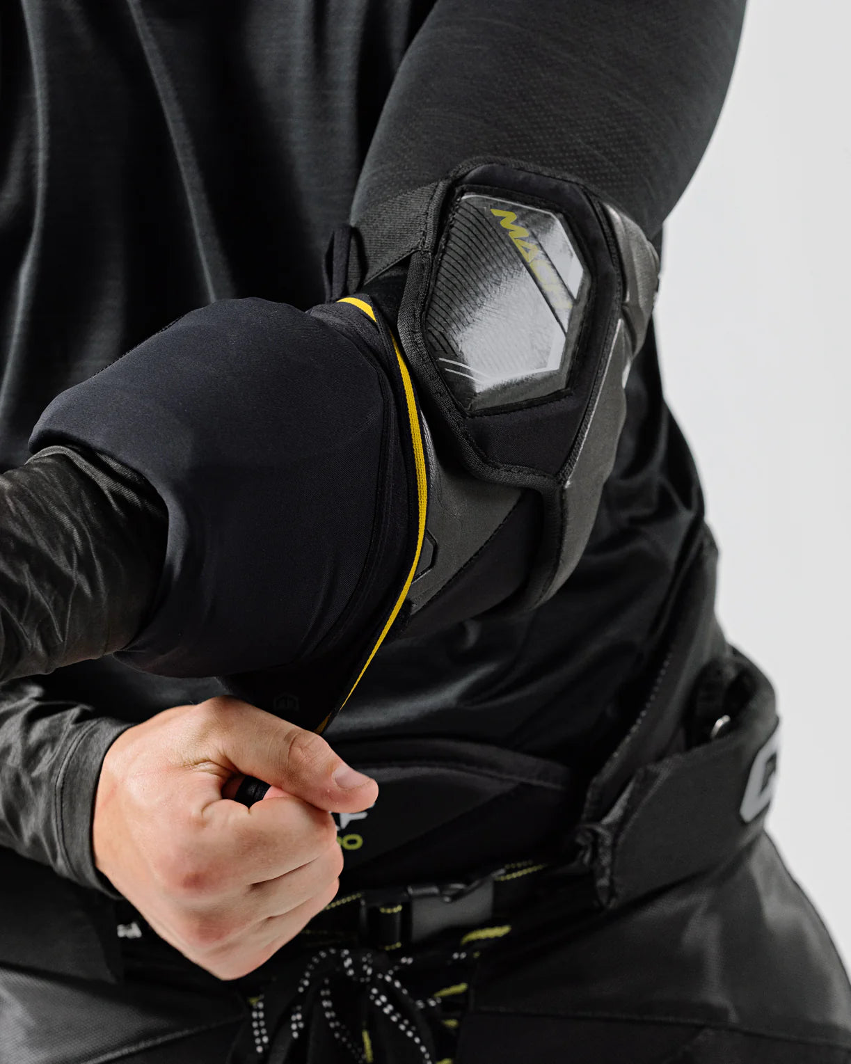 Warroad TILO Pro Padloc Neck & Wrist Top